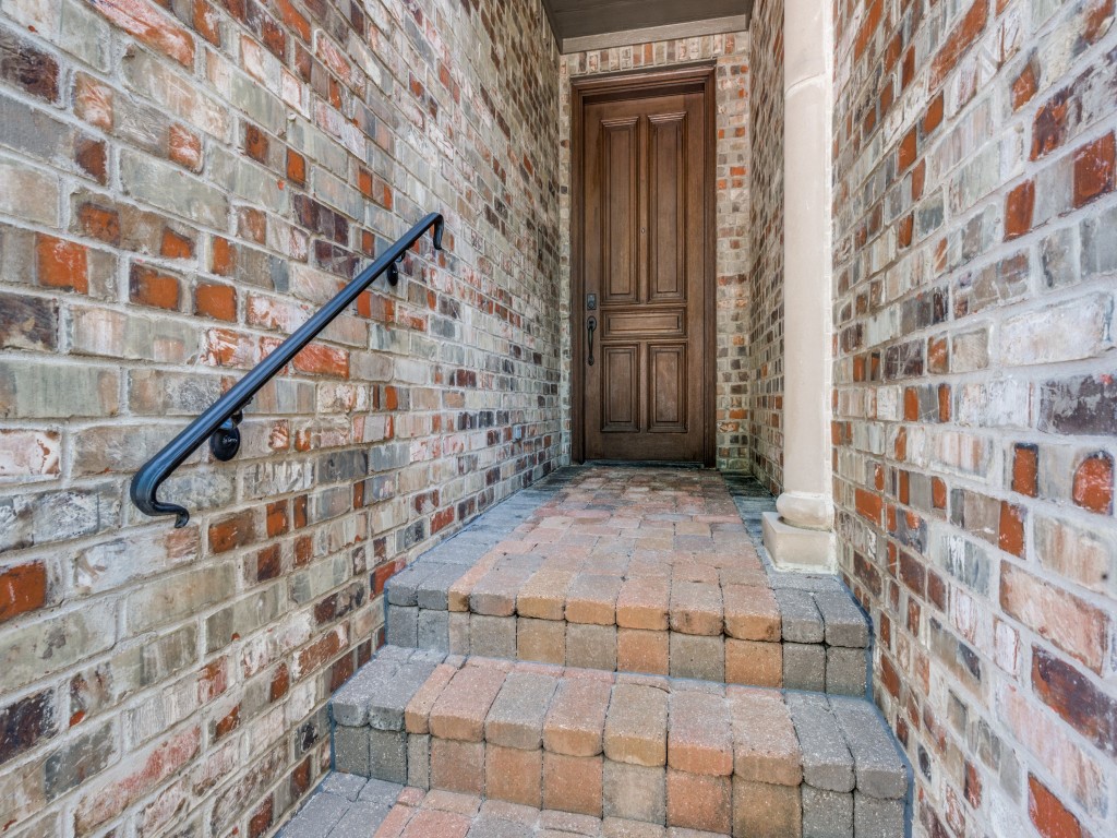 736 Rockingham Drive, Irving, TX 75063 — photo 3