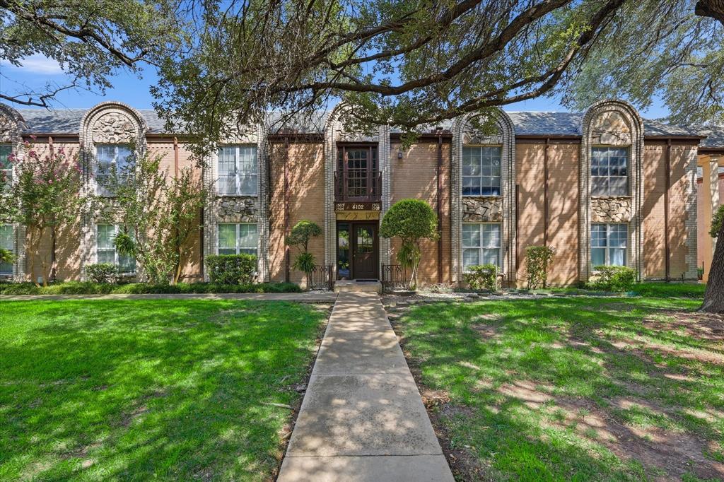 4102 Ridglea Country Club Drive 1501 — photo