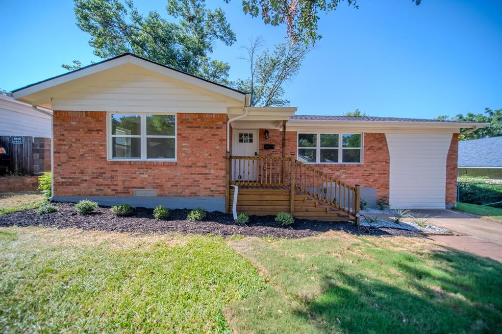 1140 Fair Oaks Drive — photo