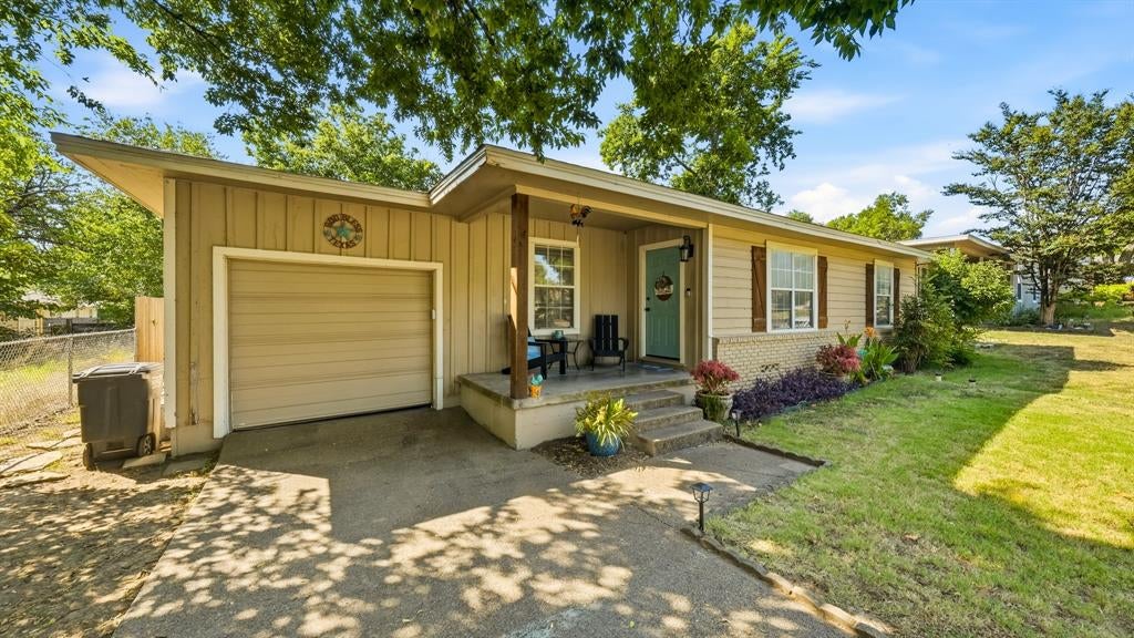 1305 S Lamar Street — photo