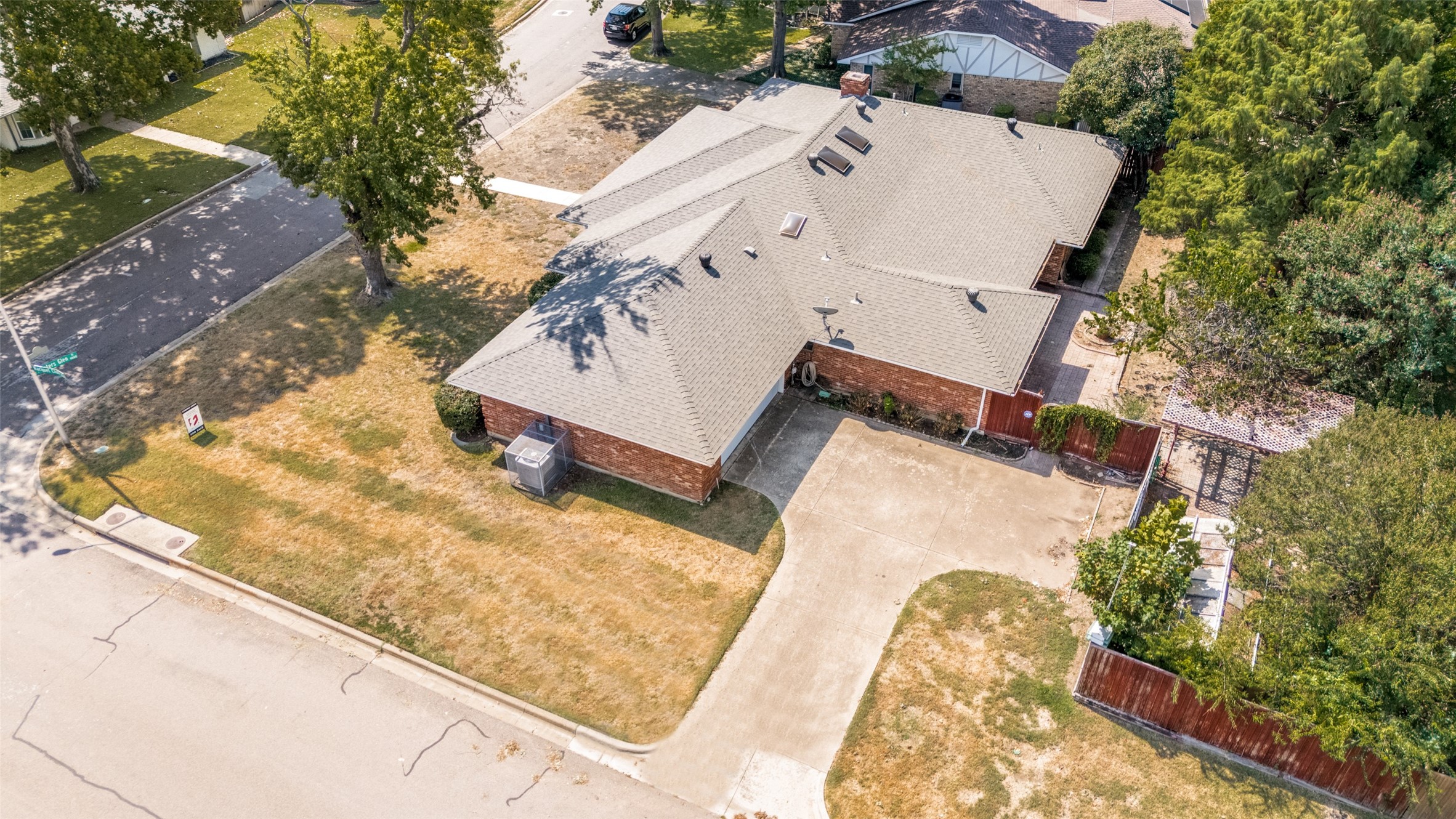 9015 Hunters Glen Trail — photo