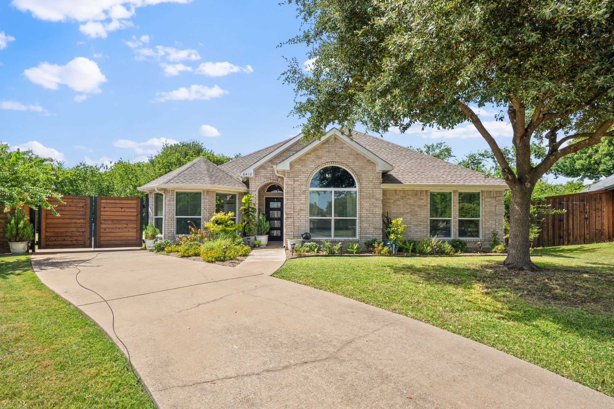 6402 Bluebonnet Drive — photo