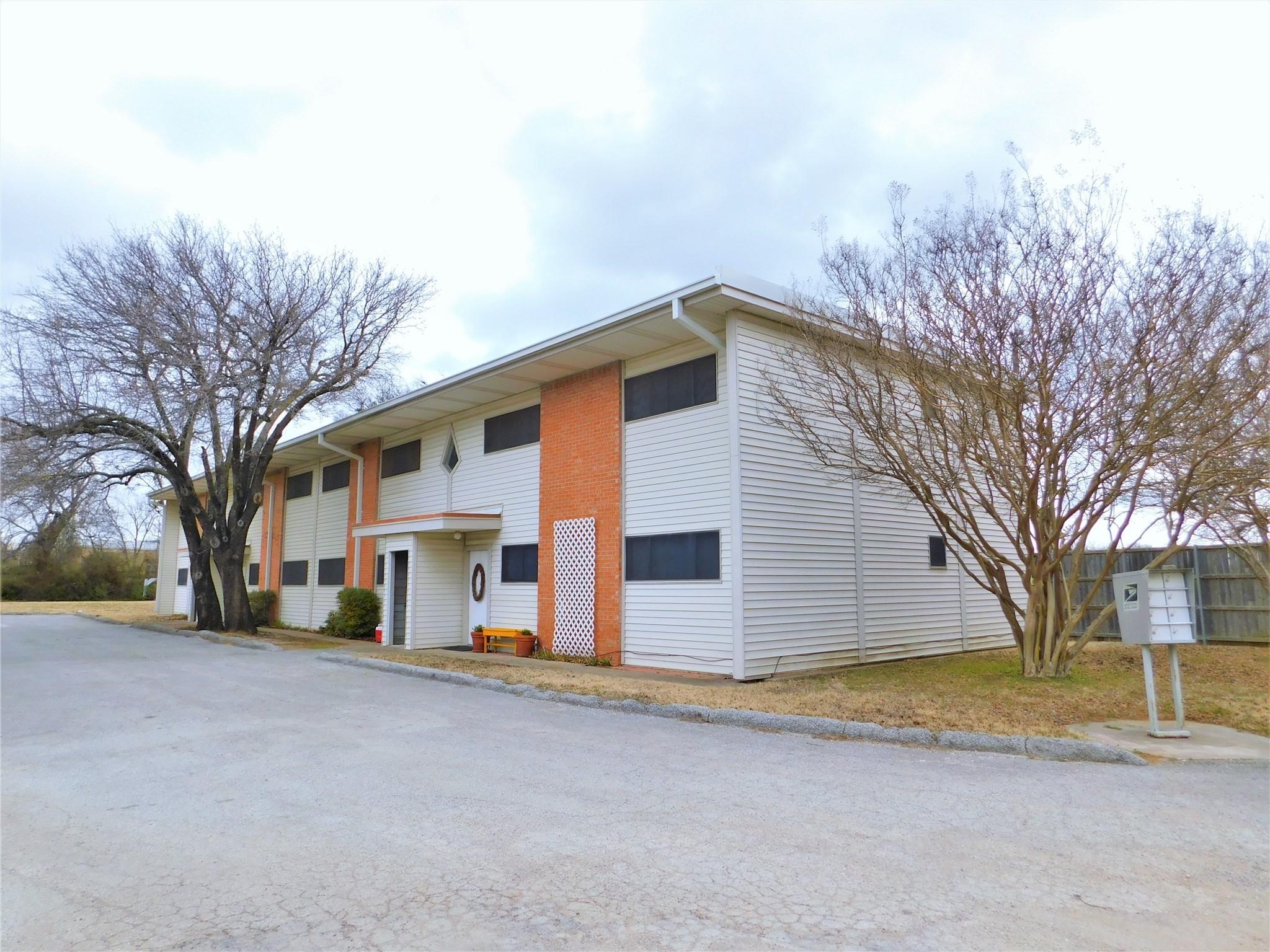 401 Betchan Street 4a — photo