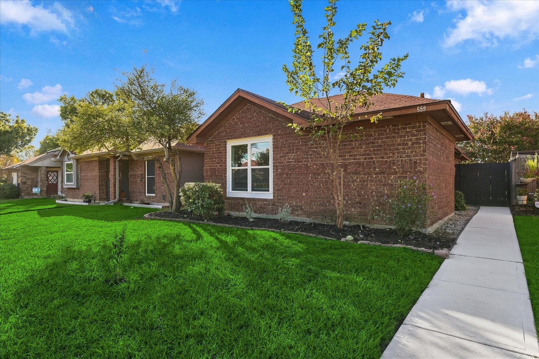 559 Lee Drive — photo