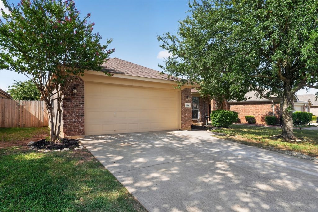 7241 Decoy Lane — photo