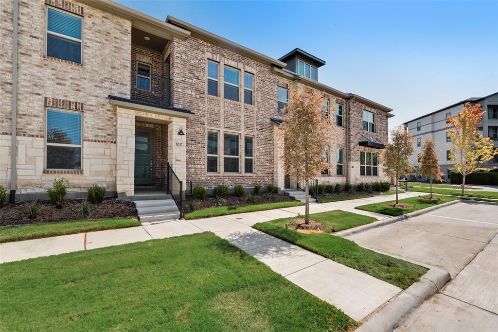 8317 Bayside Drive — photo