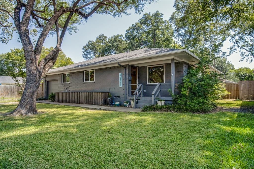 10230 Eastwood Drive — photo