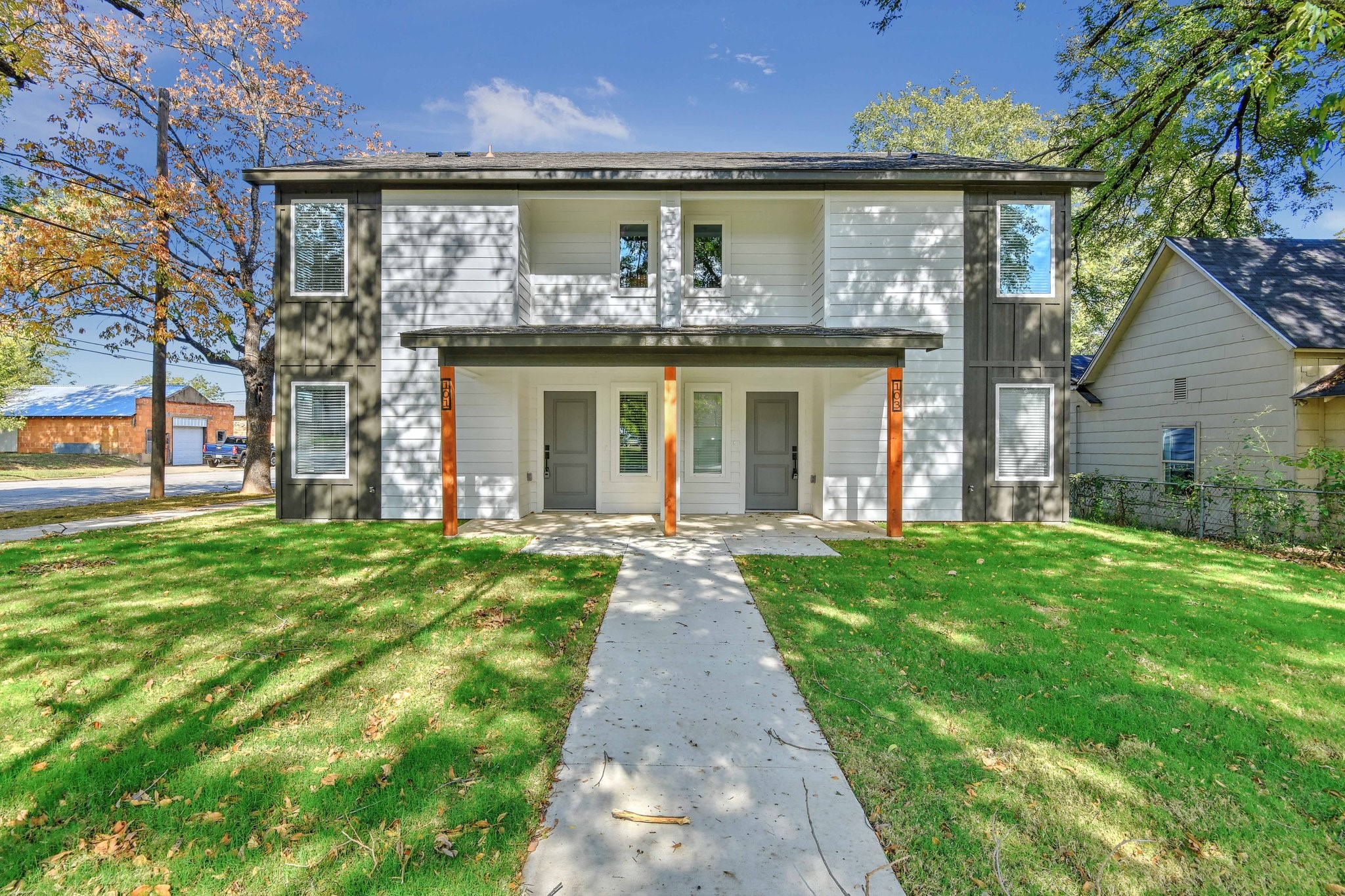 103 E Bond Street — photo
