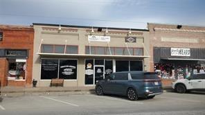 118 E Main Street 100 — photo
