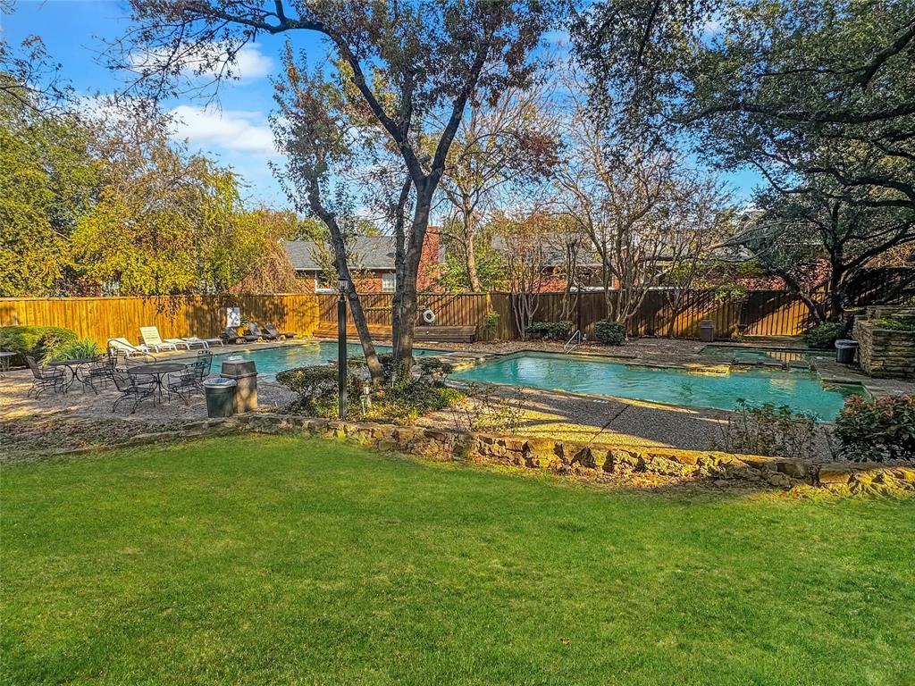 8601 Park Lane 612 — photo