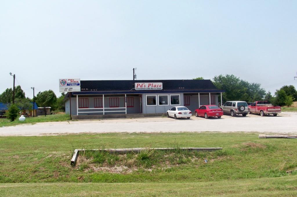 2105 N Interstate 35 N — photo