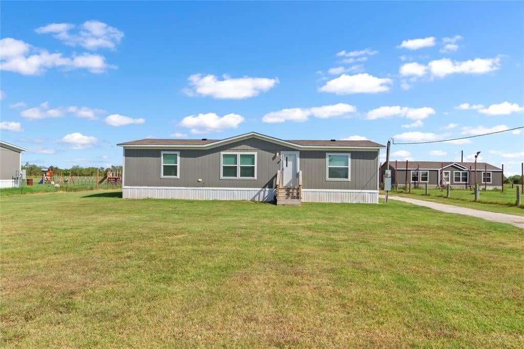 2347 NE County Road 2070 — photo