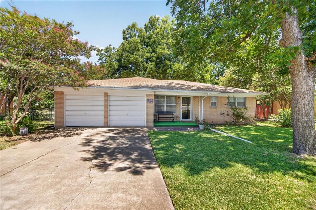 307 Estates Drive — photo