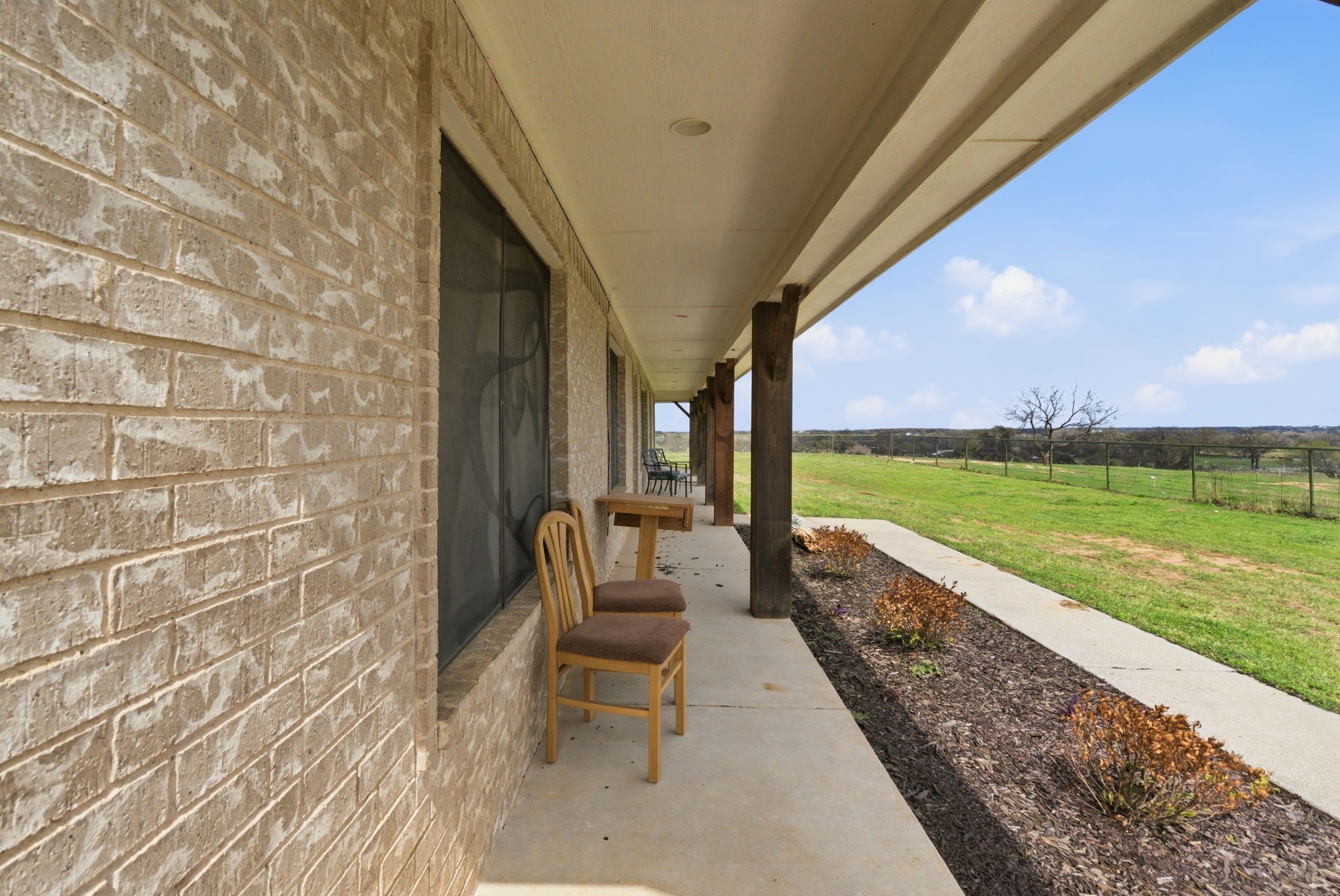301 Rhoades Lane, Springtown, TX 76082 — photo 2
