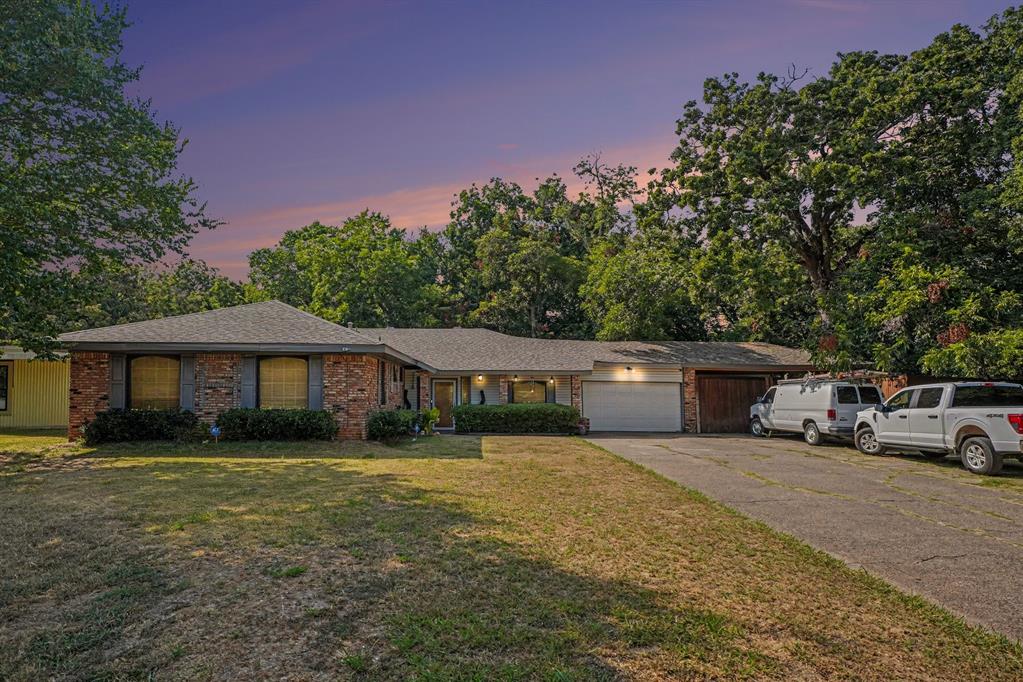 737 Judy Lane — photo