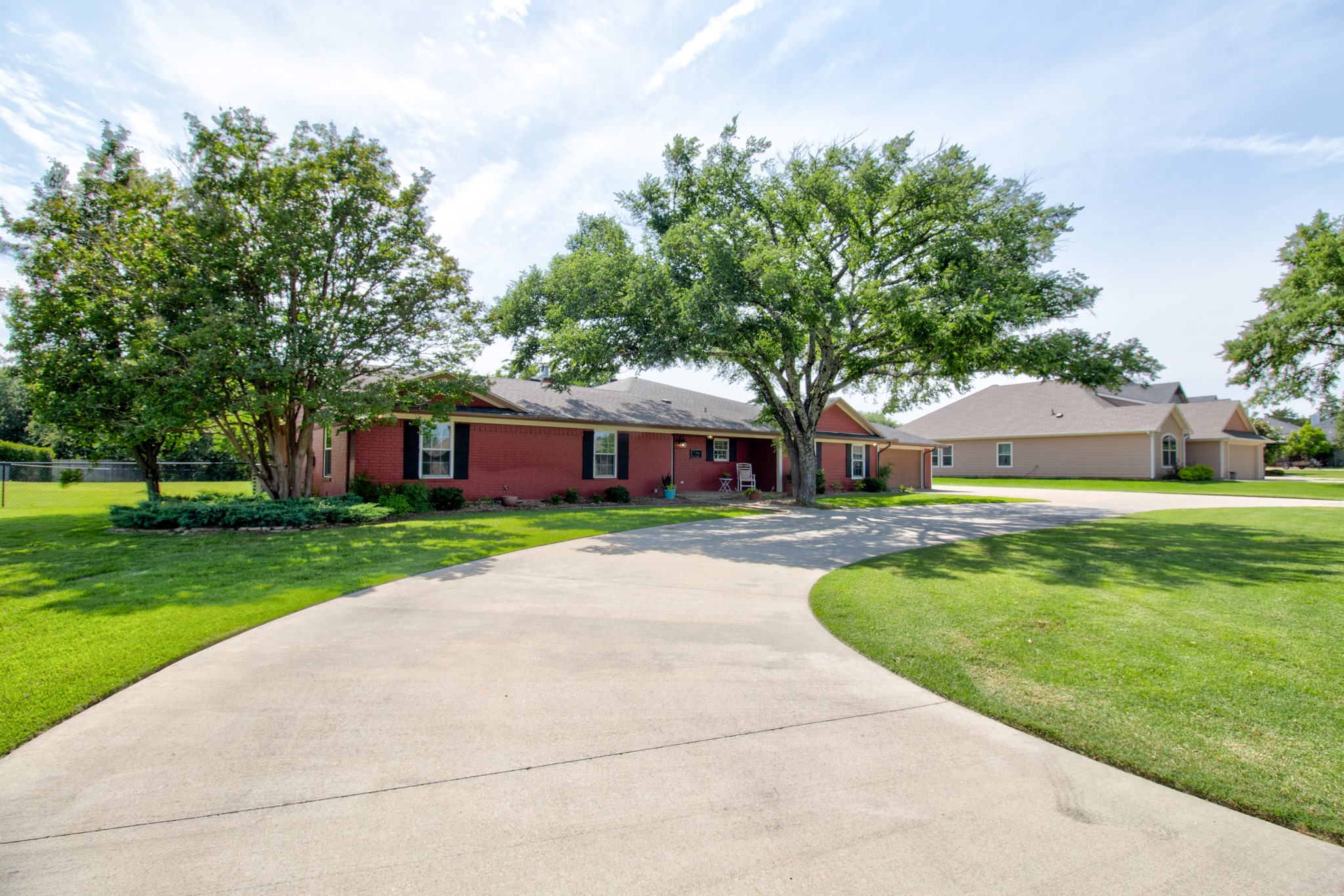 112 Sequoya Drive, Lake Kiowa, TX 76240 — photo 2