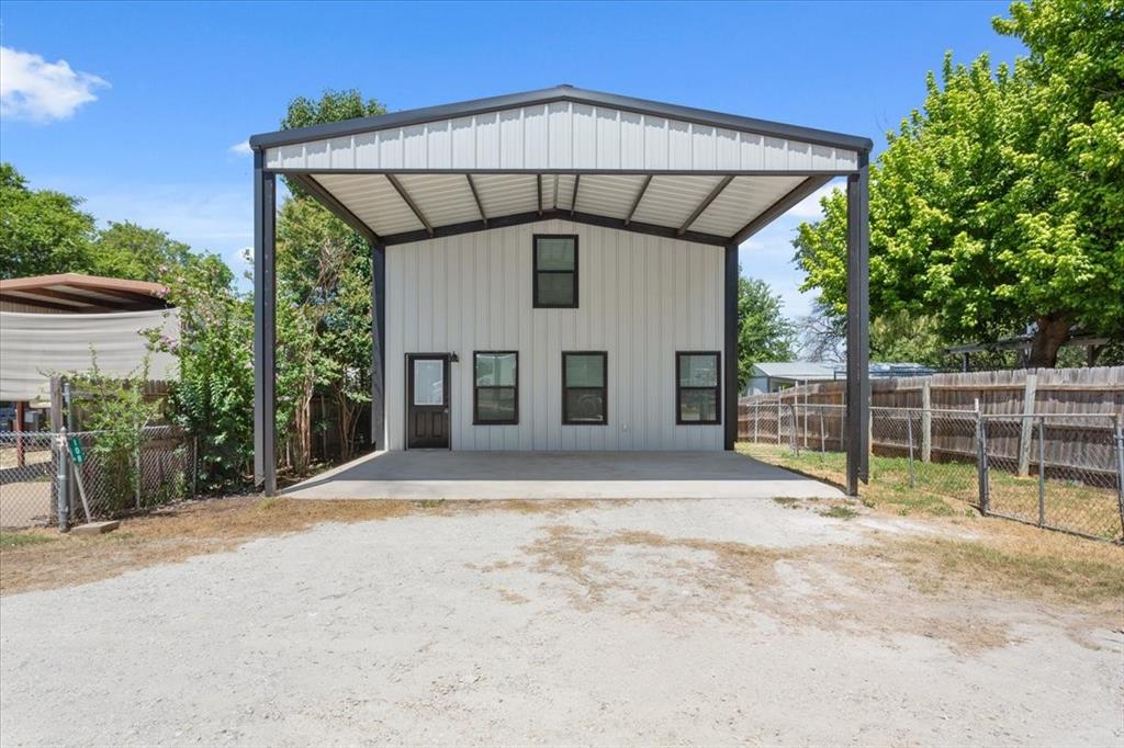 108 Private Road 127 — photo