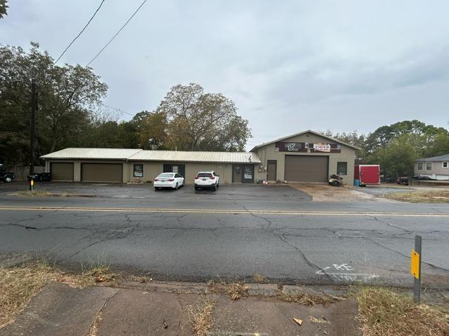 1211 S Armstrong Avenue — photo