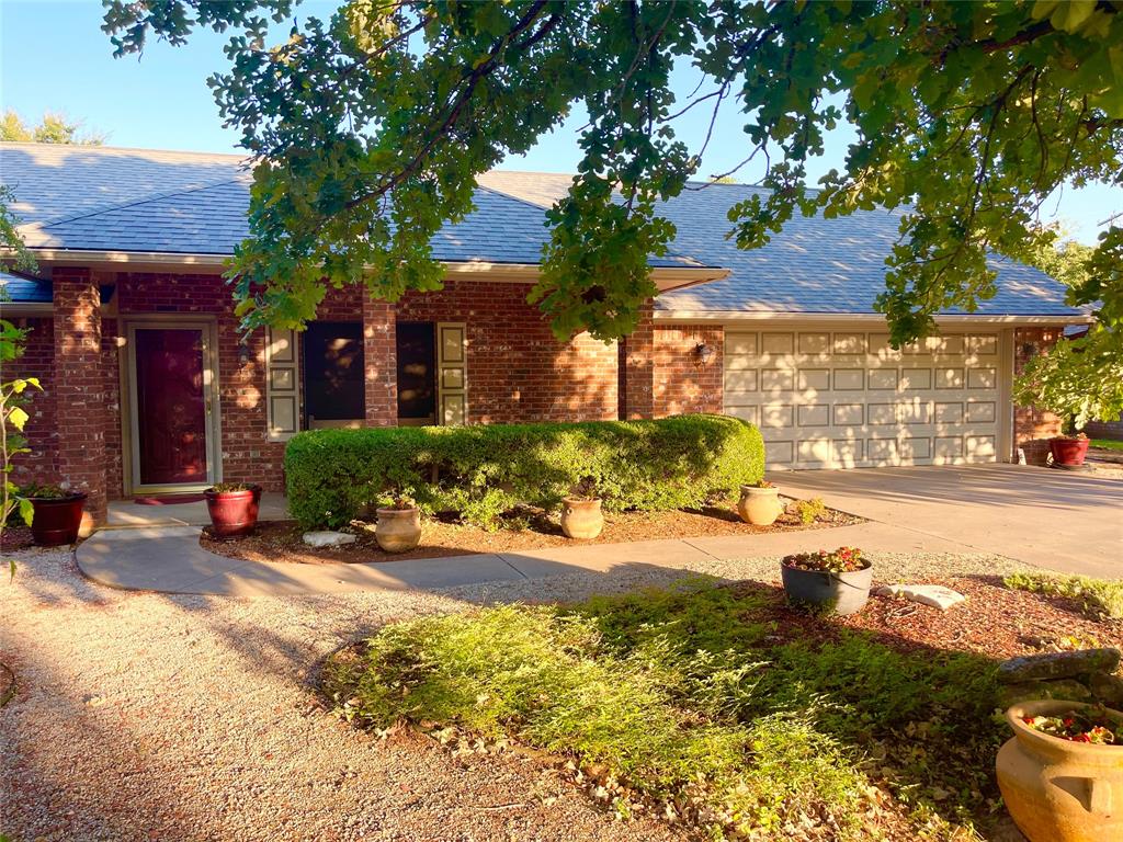 634 Maplewood Drive — photo