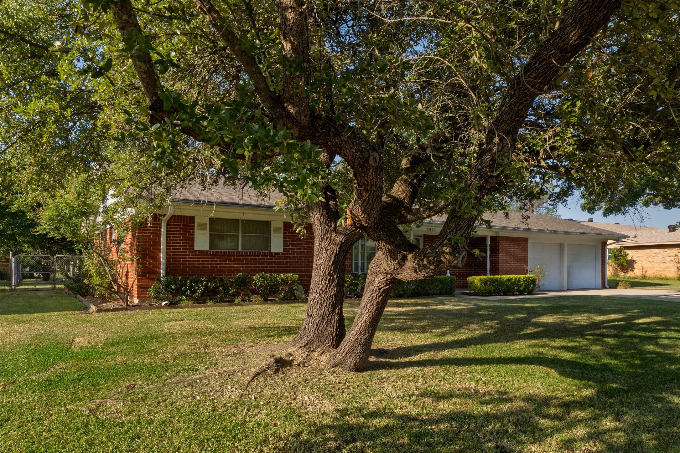 2002 Redbud Road, Gainesville, TX 76240 — photo 3