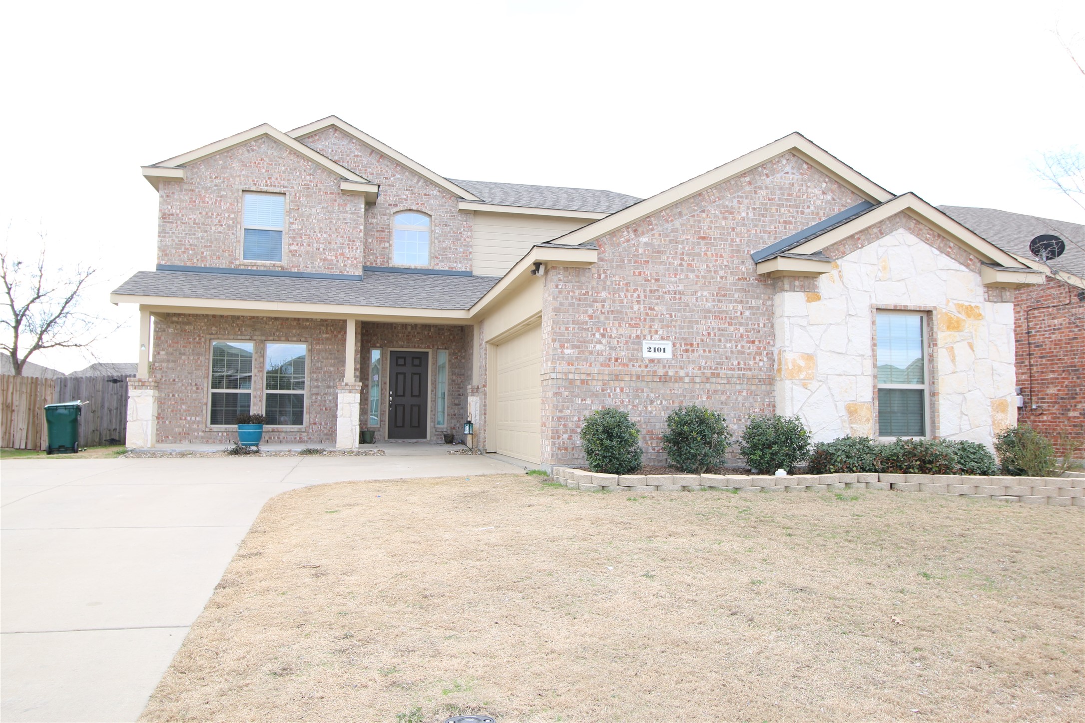 2101 Hickory Trail — photo