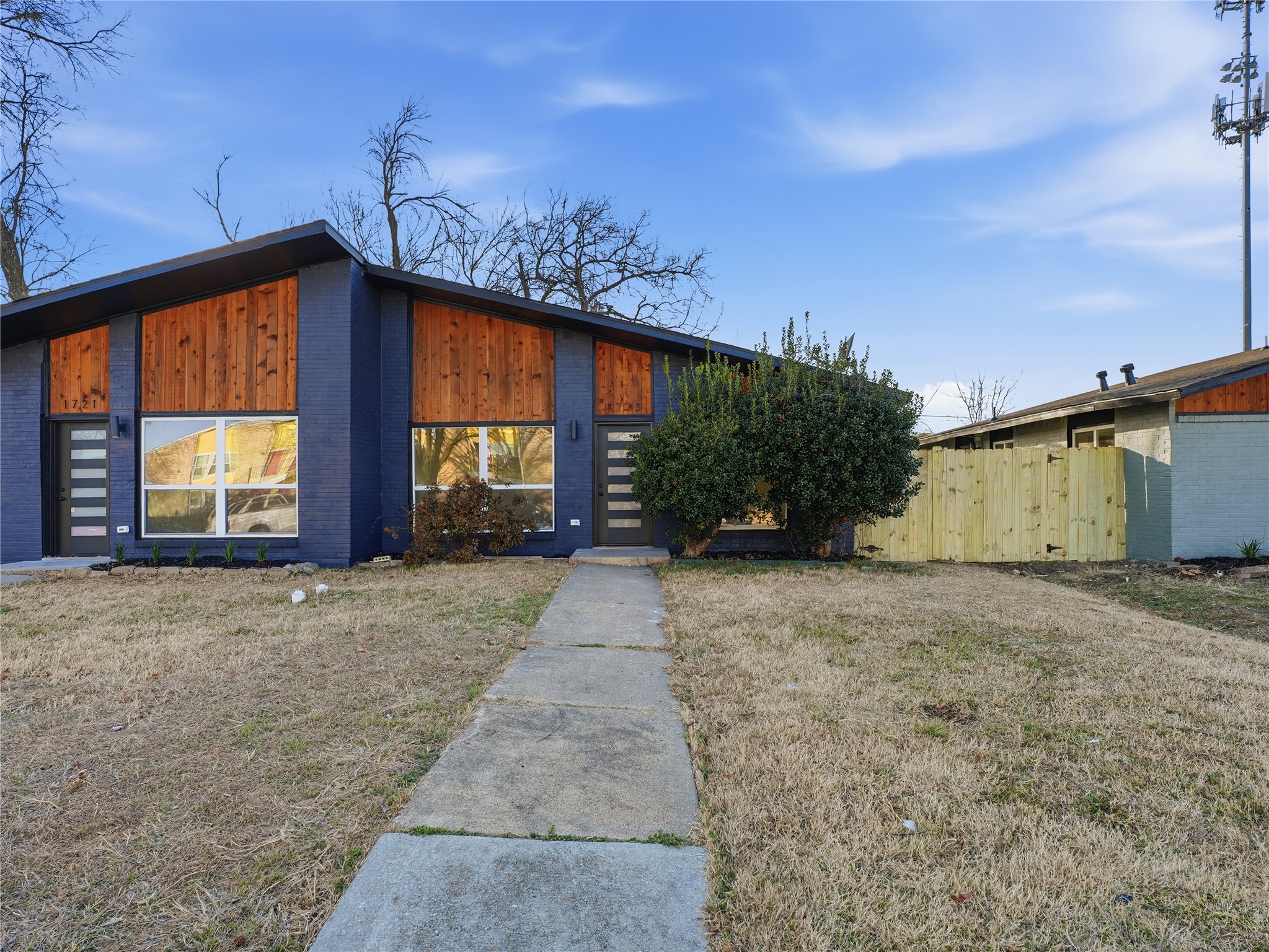 1721 R Avenue 1723 — photo