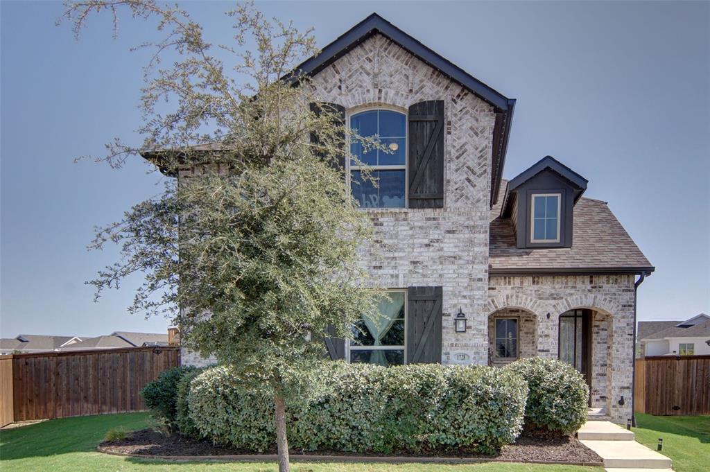 1728 Everitt Trail — photo