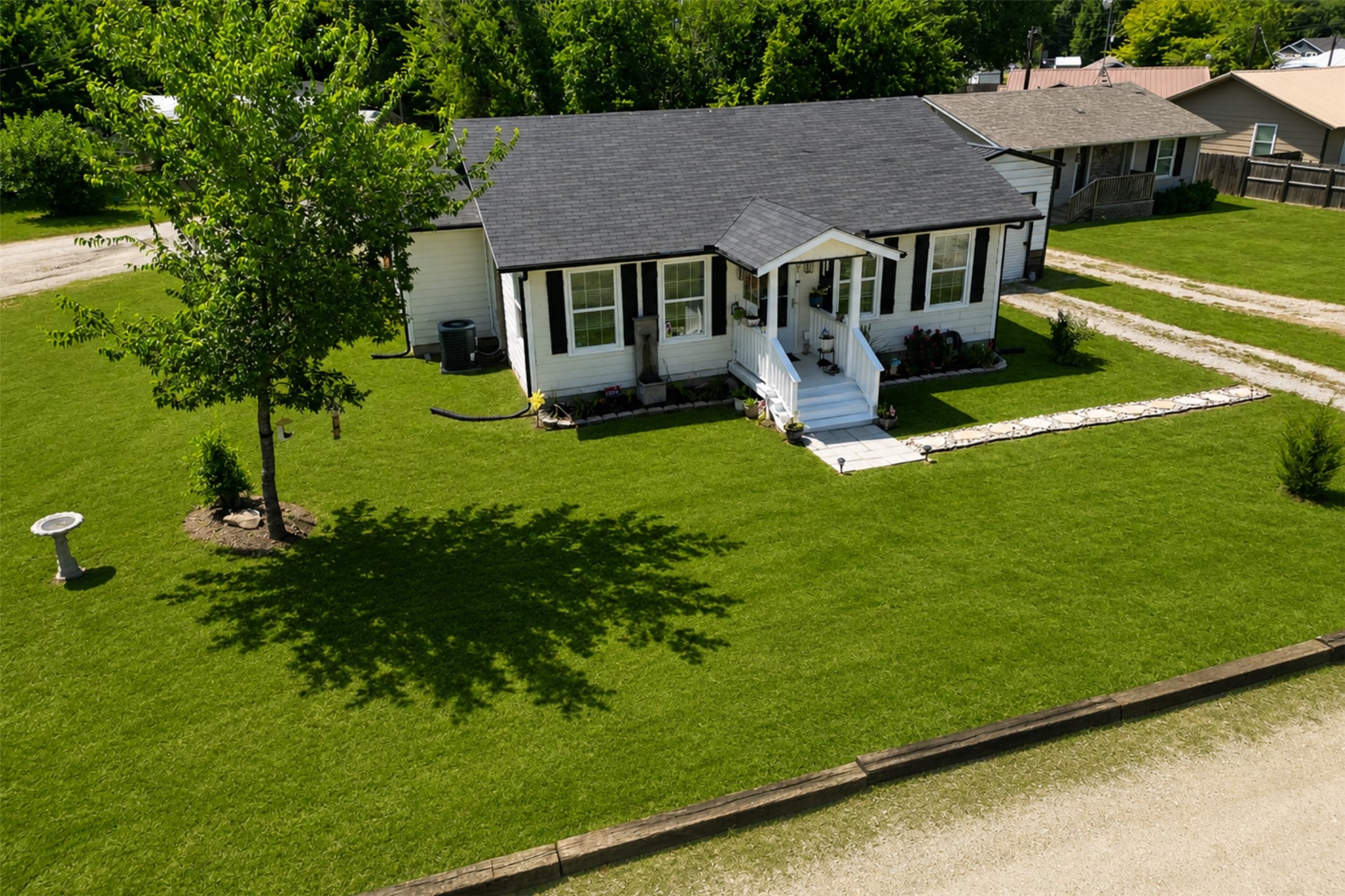 201 Spring Valley Circle, Azle, TX 76020 — photo 2