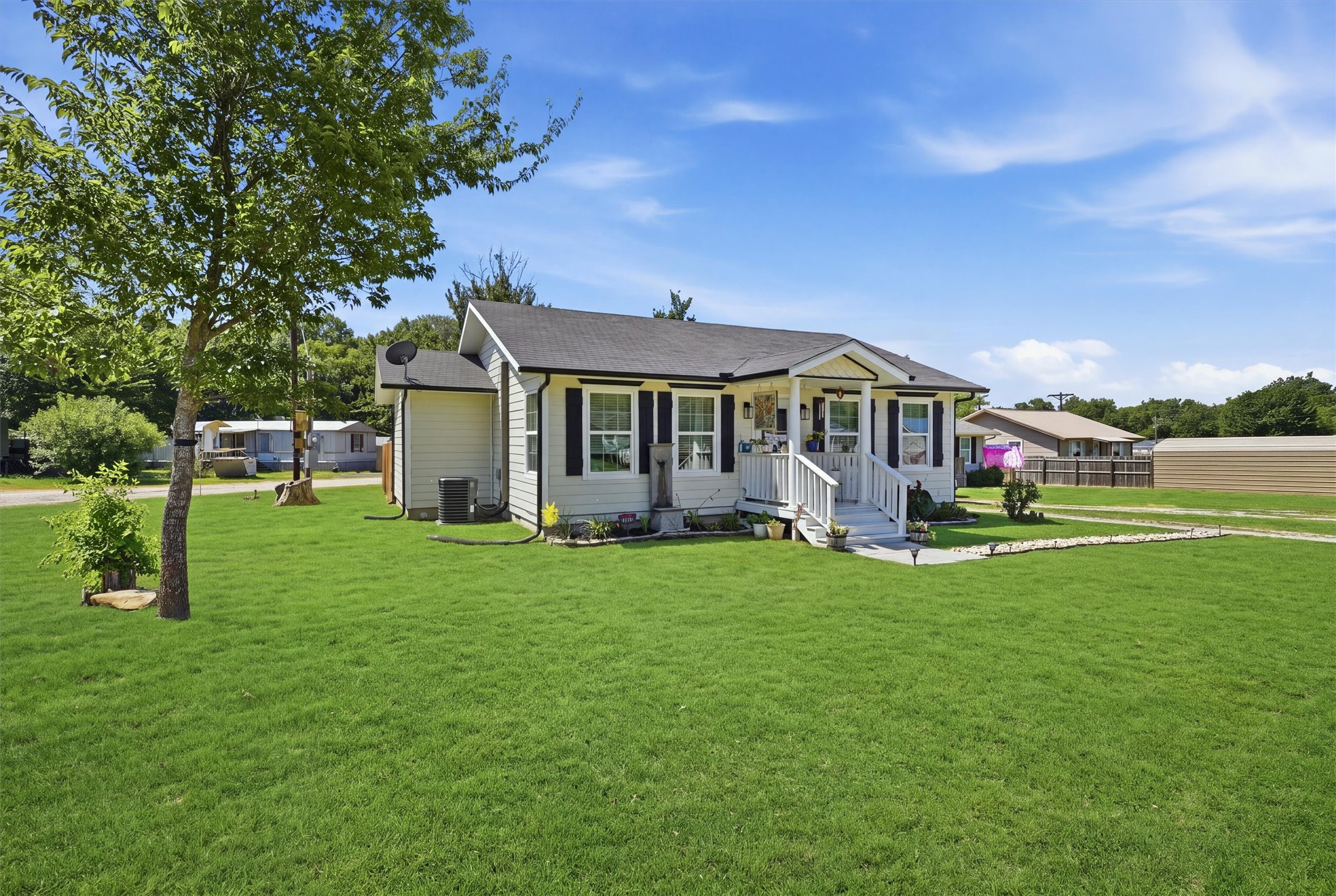 201 Spring Valley Circle, Azle, TX 76020 — photo 3