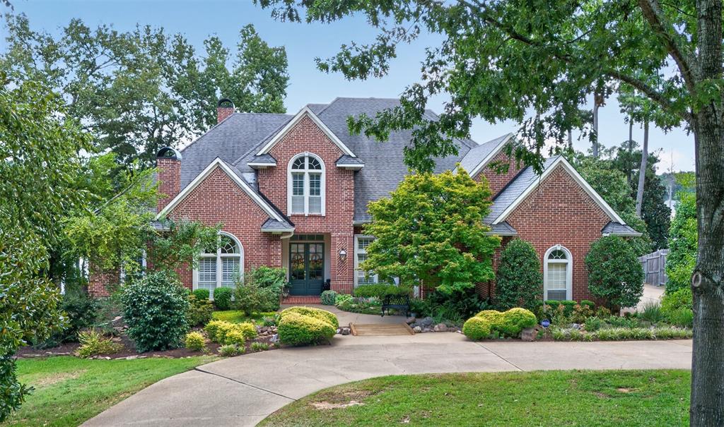 1050 N Pointe Circle — photo