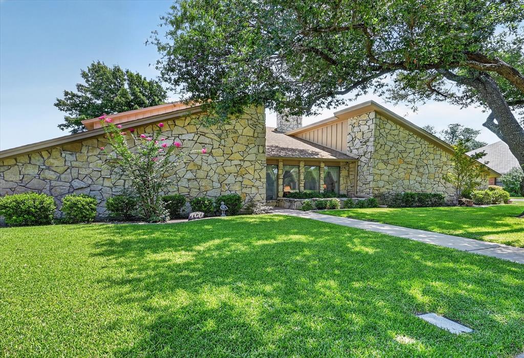 4001 Snow Creek Drive — photo