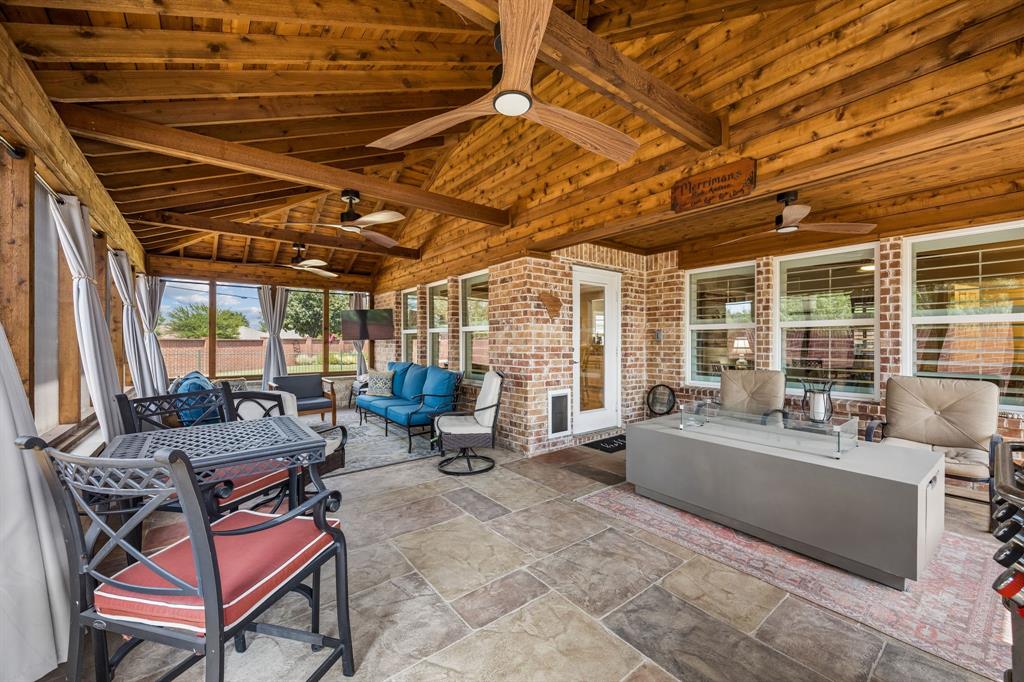 2680 Honeybee Lane — photo