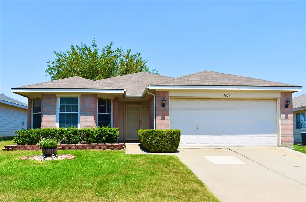1606 Pin Oak Trail — photo
