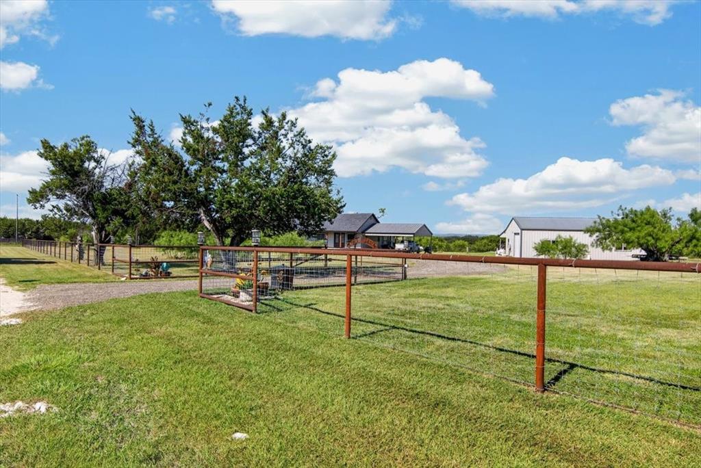910 Star Lane — photo