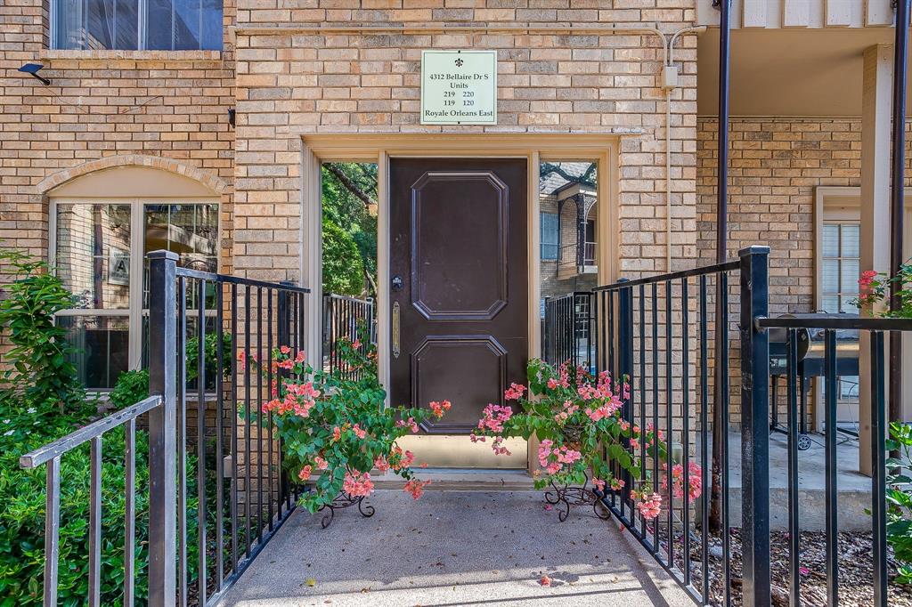 4312 Bellaire Drive S 219 — photo