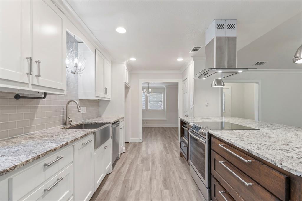 2301 Huntington Drive — photo