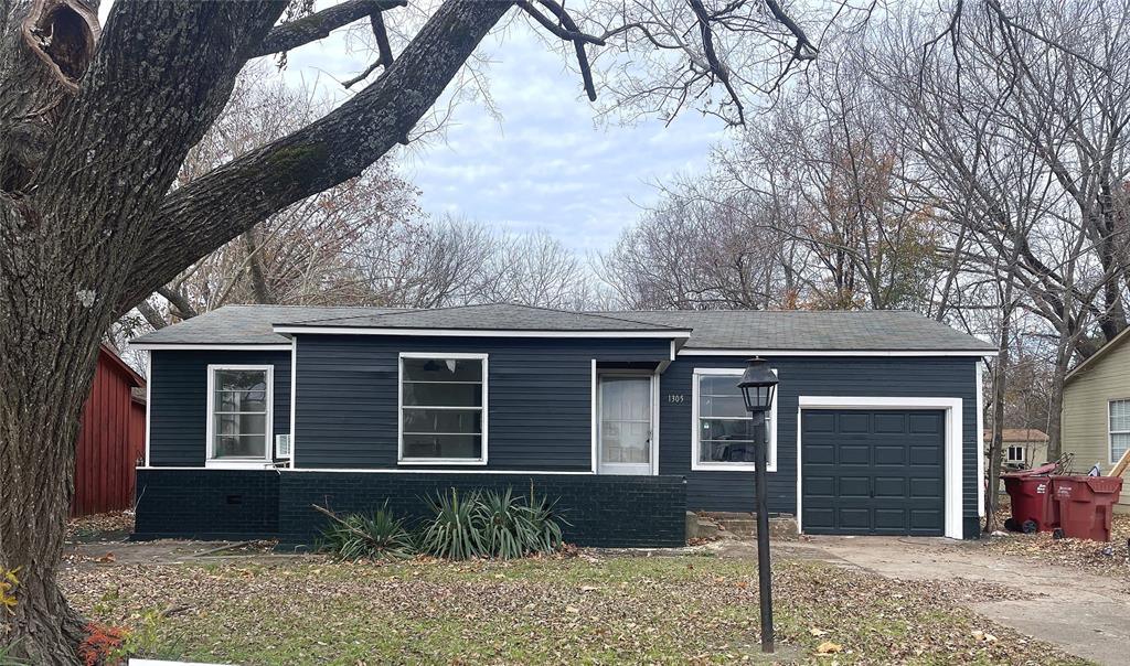 1305 Lynn Street — photo