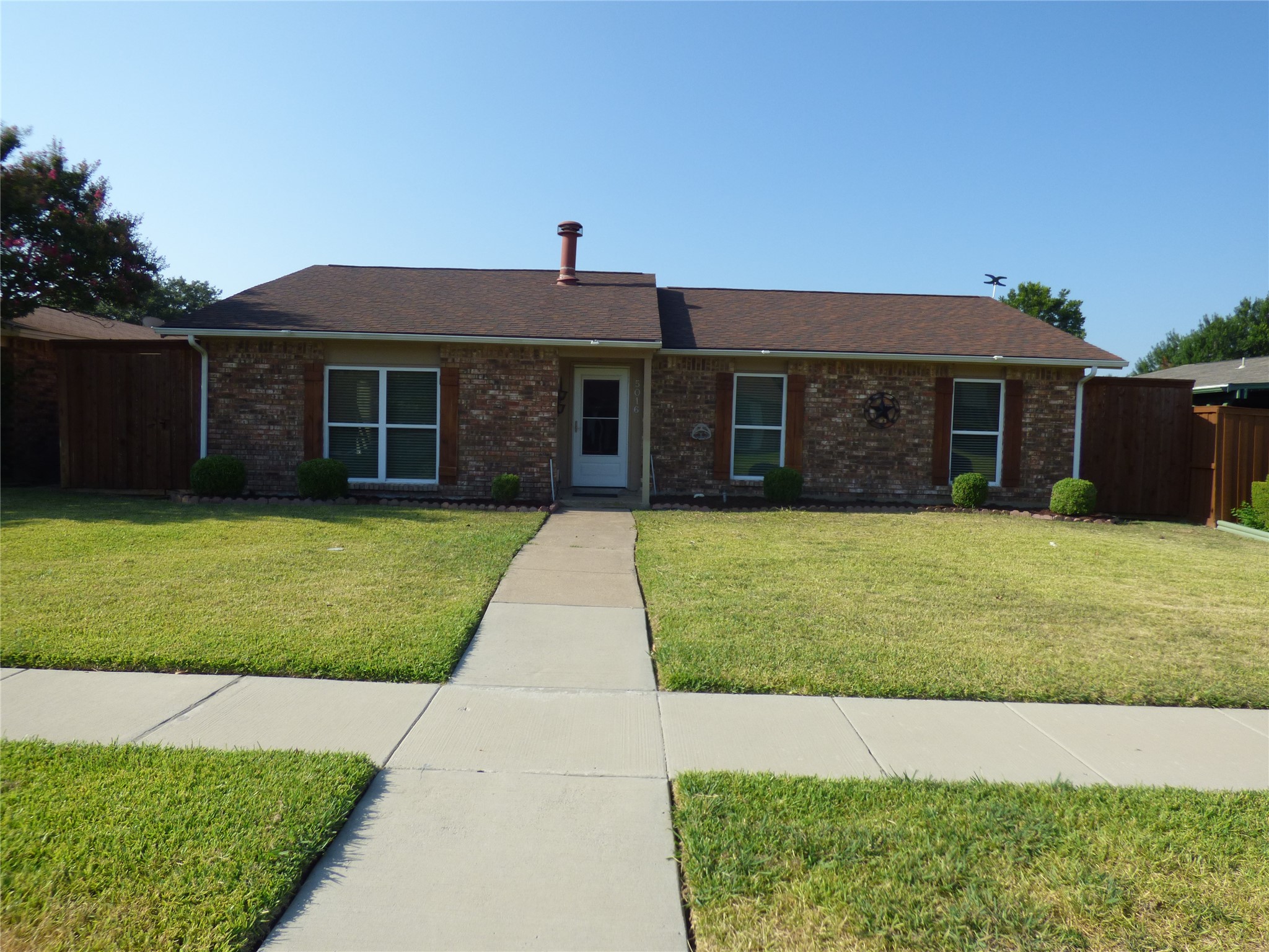 5016 Roberts Drive — photo