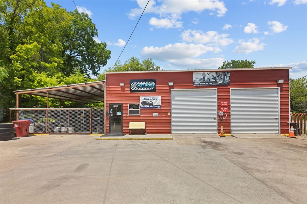1305 W Main Street — photo