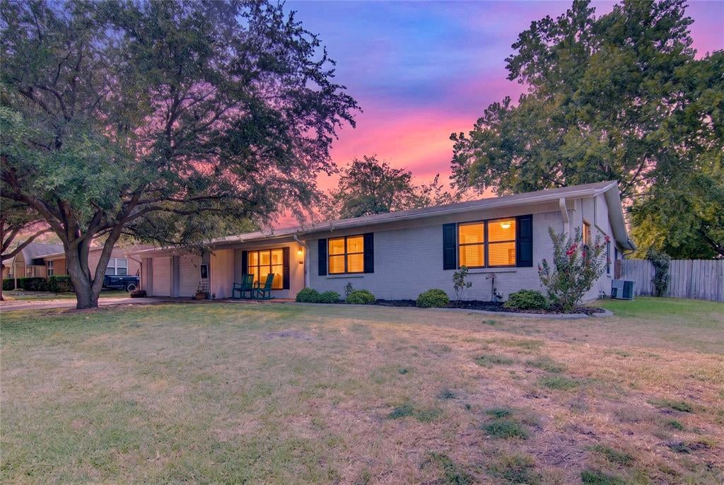 807 W Elizabeth Drive — photo
