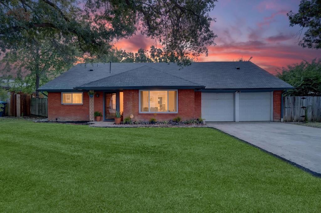 5237 Cockrell Avenue — photo