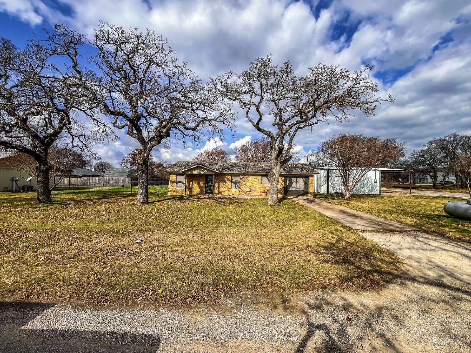 206 E 3rd Street, Tolar, TX 76476 — photo 2