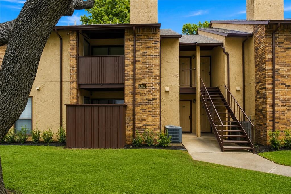 1307 Willoughby Lane 5421 — photo