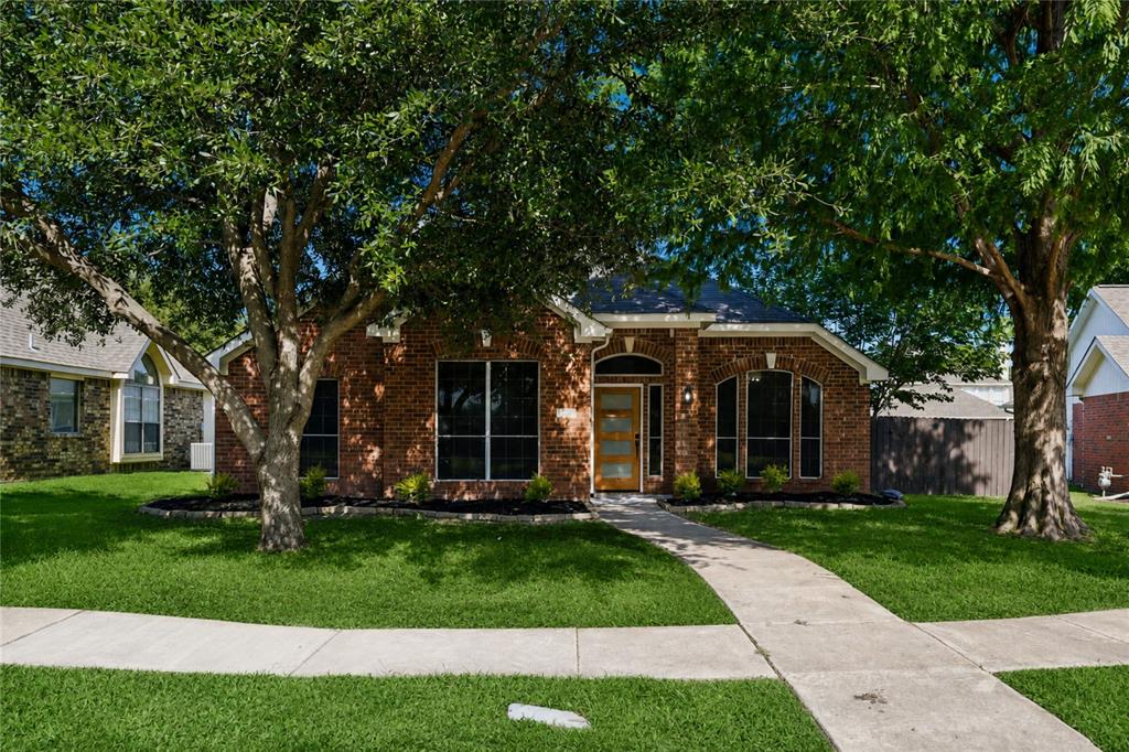 305 Droinwich Circle — photo