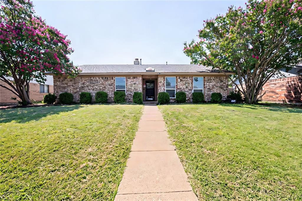 1654 Clarendon Drive — photo
