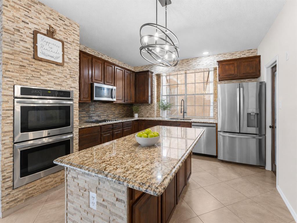 2504 Hackberry Place — photo