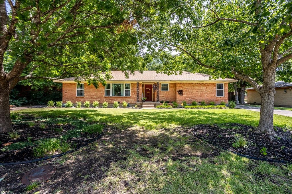 124 Martin Drive — photo