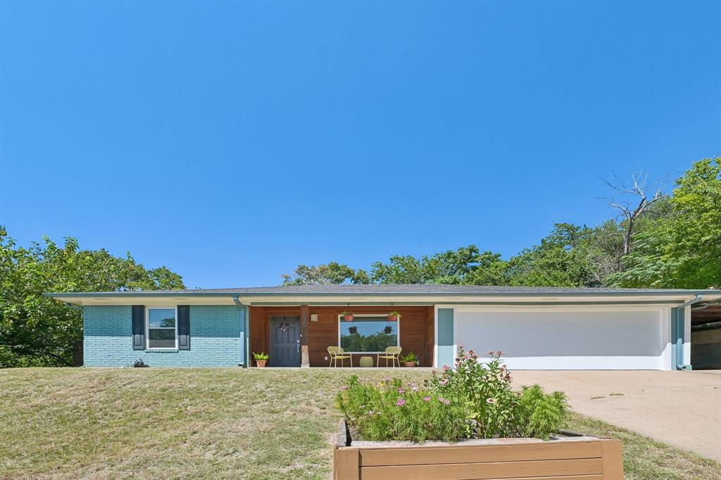 1025 Wedgewood Drive — photo
