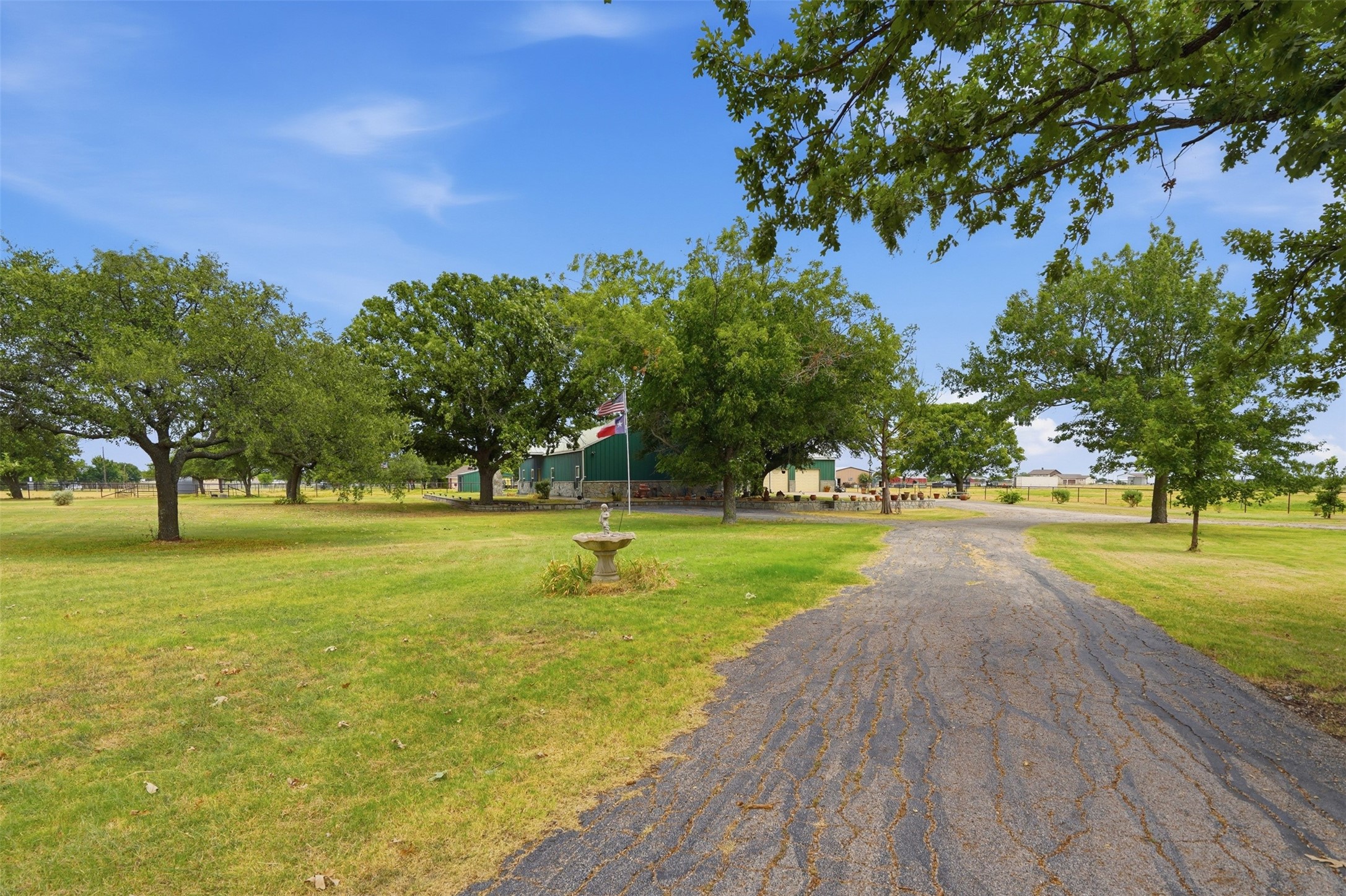 8165 Jackson Road, Krum, TX 76249 — photo 3