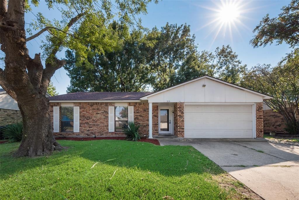 515 Forestwood Drive — photo
